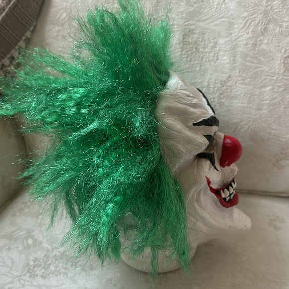 Creepy, Scary Clown Mask - Halloween - Costume - Picture 2 of 3